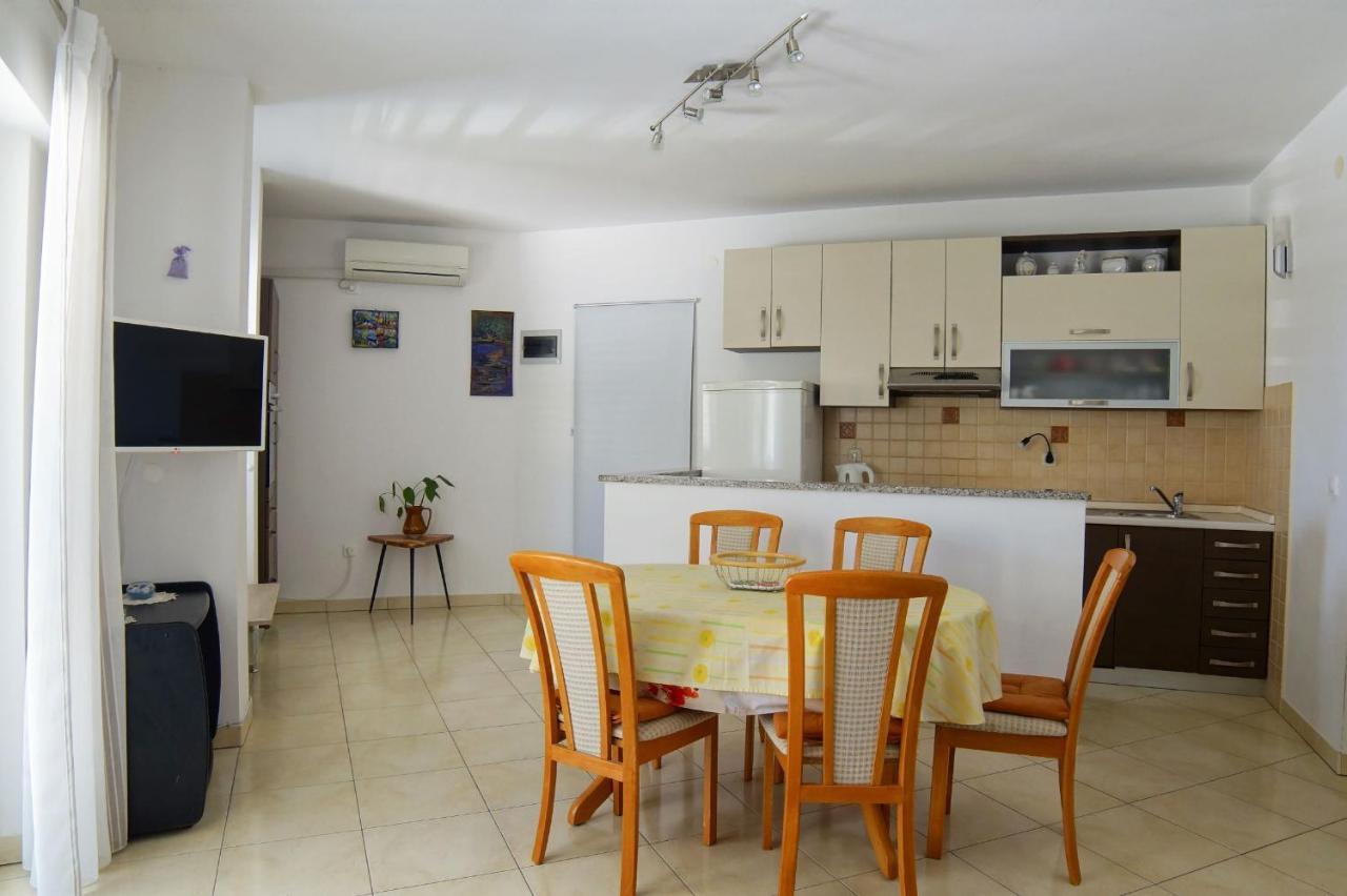 Apartment Darko ポドストラナ エクステリア 写真