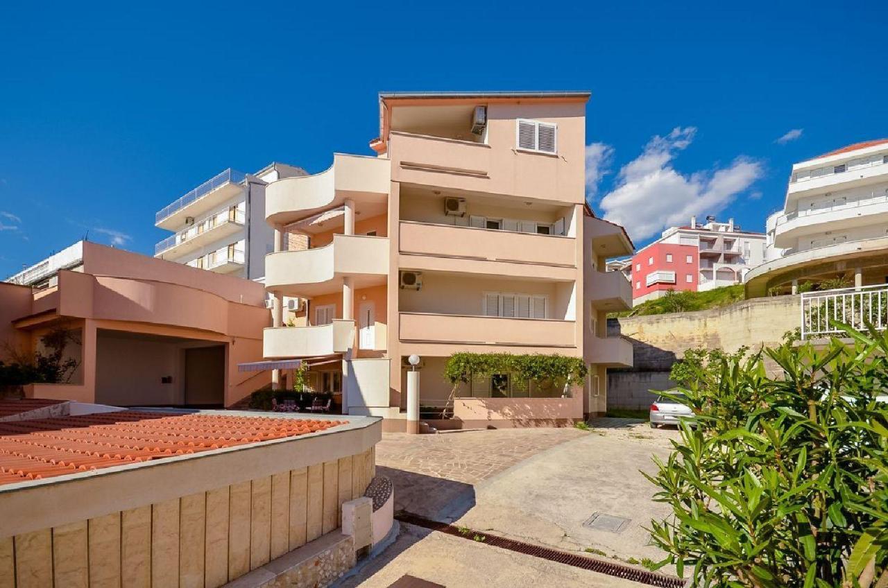 Apartment Darko ポドストラナ エクステリア 写真